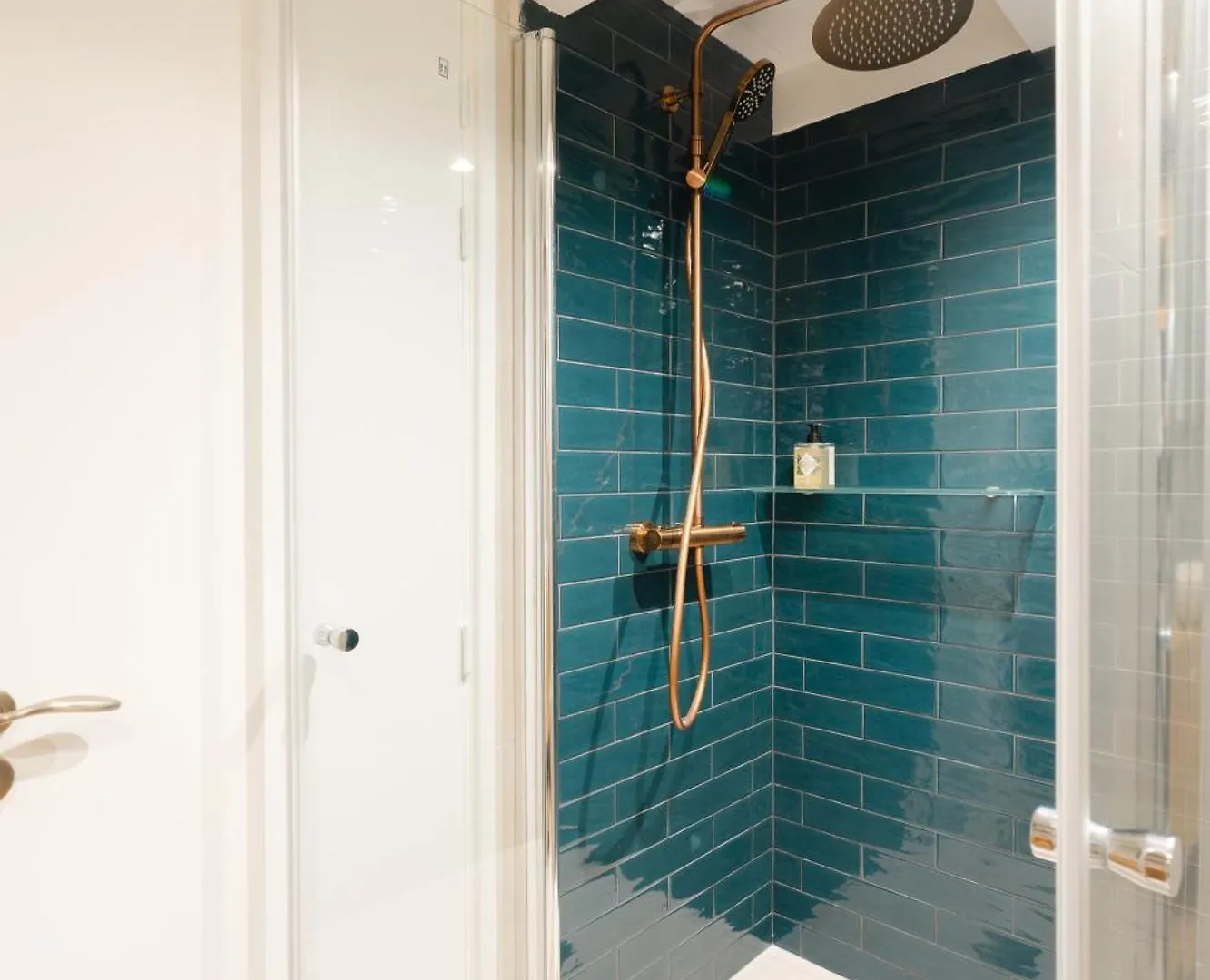 New- Cozy Apartment -4 Guests - Air Conditioning Niza