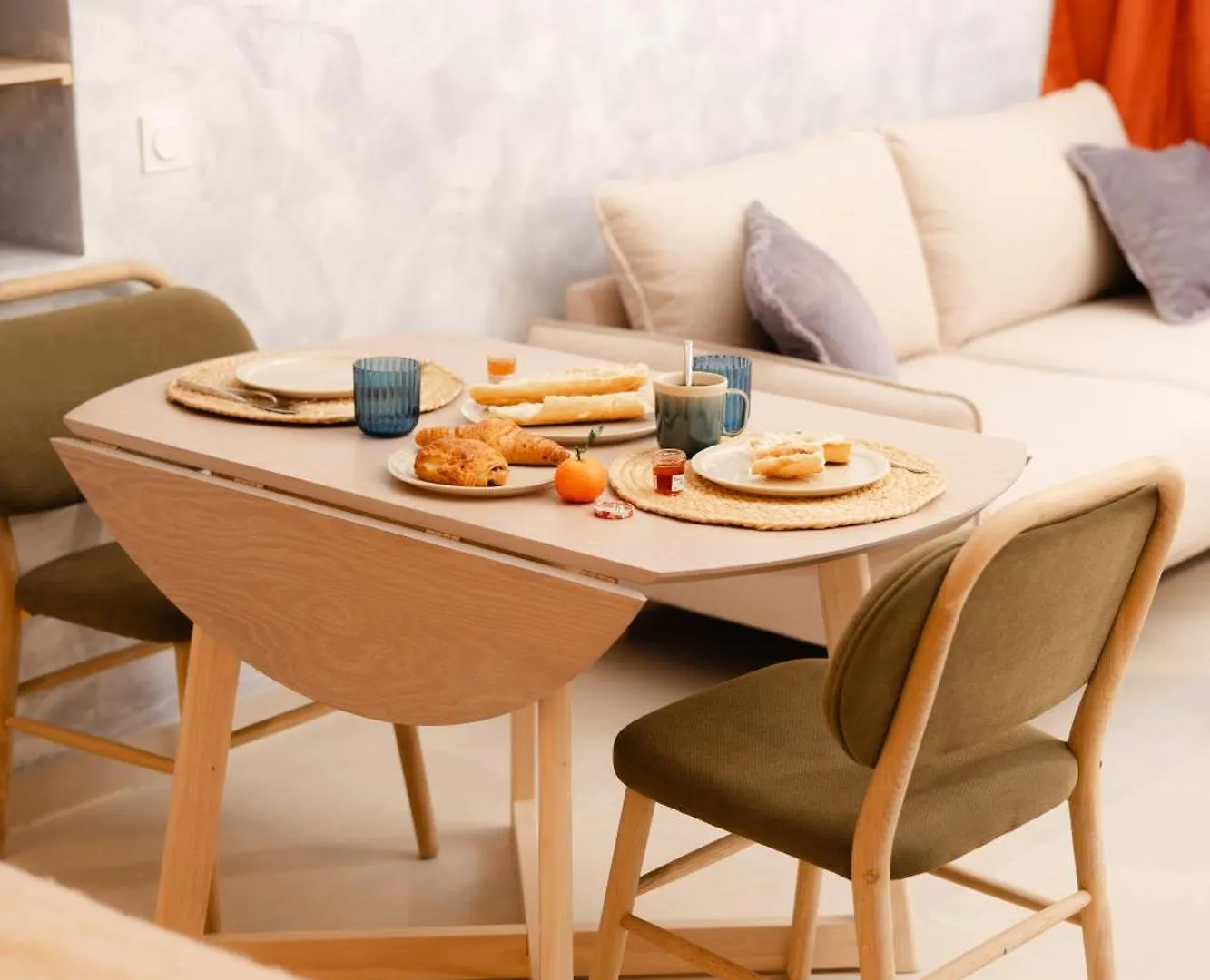 New- Cozy Apartment -4 Guests - Air Conditioning Nice 0*,